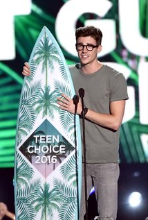 Grant Gustin