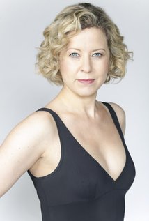 Nicole Underhay