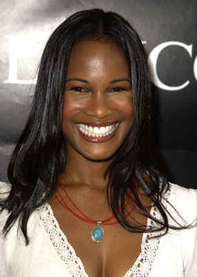 Robinne Lee