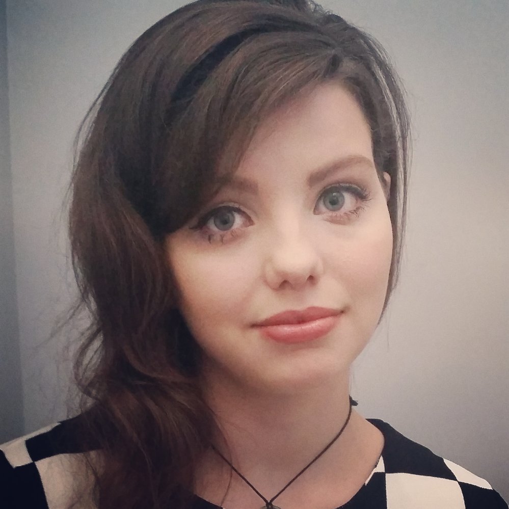 Chloe Levine