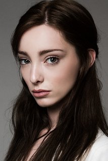 Emma Dumont