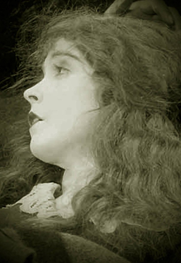 Anna Moore