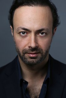 Pezh Maan