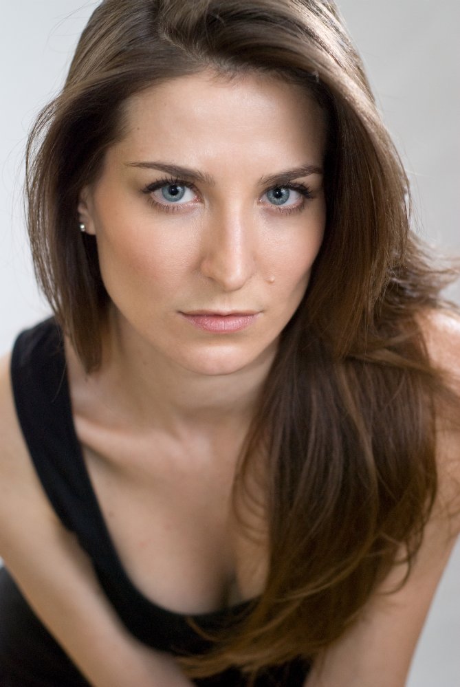 Mayte Mira